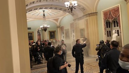 Le Capitole est actuellement envahi par des pro-Trump  !