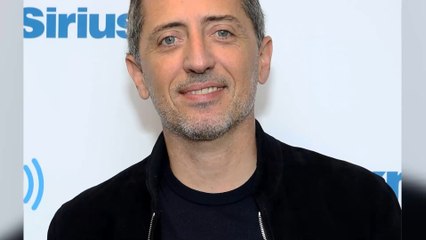 Gad Elmaleh se moque gentiment des mesures de couvre-feu à 18h