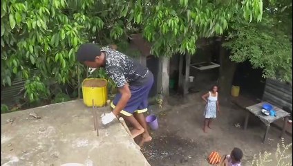 Heftige Winde und Regen - die Vorboten des Zyklons Batsirai, der bald in Madagaskar auf Land trifft