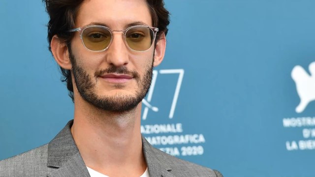 L'acteur Pierre Niney métamorphosé pour le film OSS 117 : Alerte rouge en Afrique noire