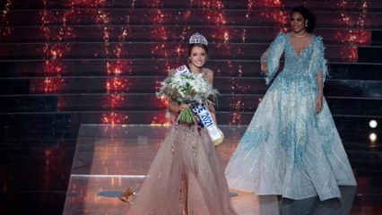 Amandine Petit reçoit les précieux conseils d'Iris Mittenaere (pour gagner Miss Univers 2020 ?)