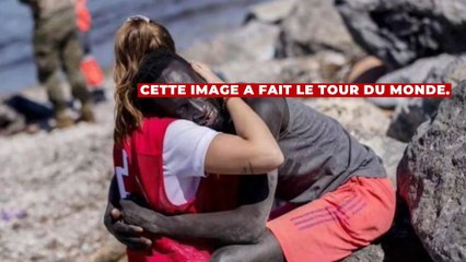 Espagne : l'accolade d'une bénévole de la Croix-Rouge avec un migrant à Ceuta fait polémique