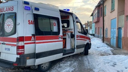 HIRSIZLIK İÇİN GİRDİĞİ EVİN SAHİBİNİ BACAĞINDAN YARALADI