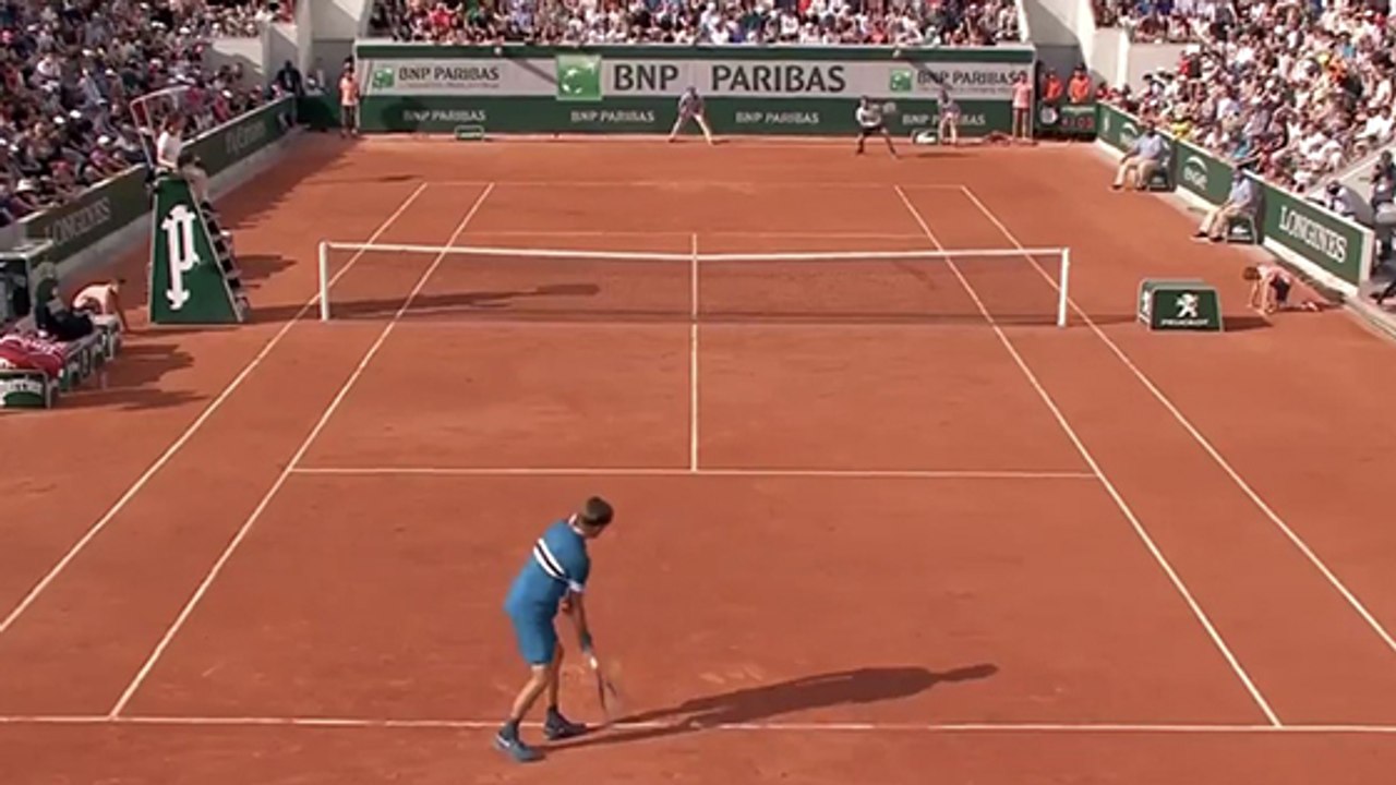 Roland Garros: Jared Donaldson Performs The Most Unthinkable Act Mid Match
