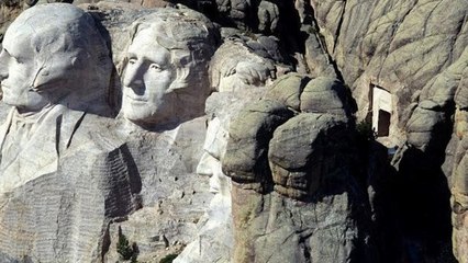 There's A Secret Room Hidden Behind Lincoln’s Head At Mount Rushmore