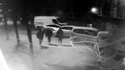 Yemeğe giderken silahlı saldırıya uğradılar! 1 yaralı