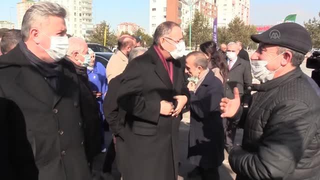 Özhaseki: Kar yağarken, insanlar yollarda perişanken sağda, solda balıkçıda yemek yiyerek, keyif yaparak vakit geçirmiyoruz bizler