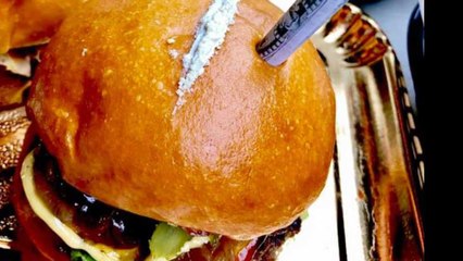 This Restaurant Has Caused Fury Left Right And Centre After Serving This Burger