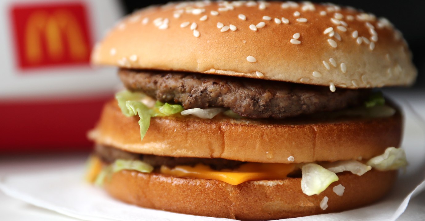 This Is What Happens When You Pour Sulphuric Acid Over A Big Mac