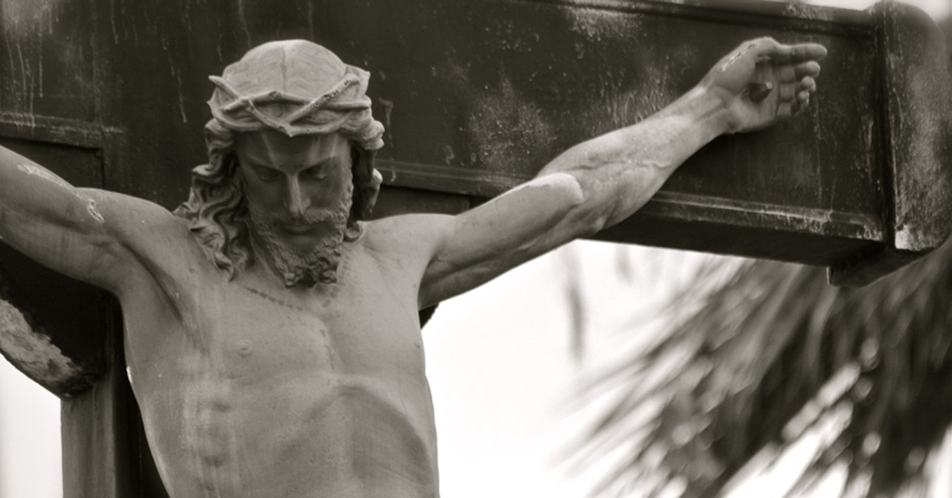 They Found Something Incredible Hidden Inside This Statue Of Jesus