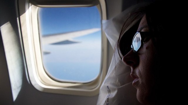 This Is The Reason Why You Should Always Keep Window Blinds Open During Flight Take-Off