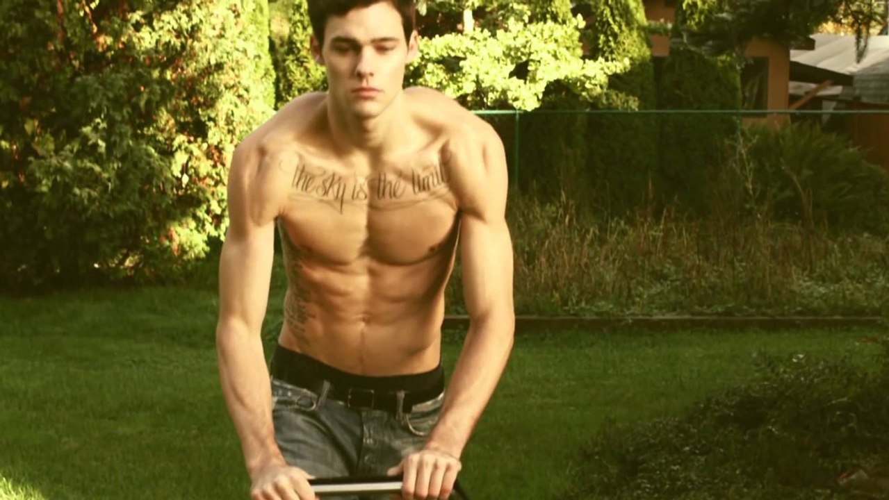 The Actor From The ‘Call Me Maybe’ Has Some Regrets About His Gay Character