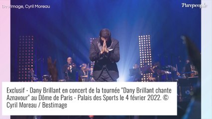 Dany Brillant fou amoureux : il embrasse passionnément Nathalie sur scène !
