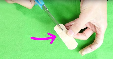 She Uses This Technique When She Wears Bandages And It's So Comfy