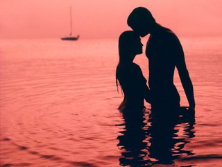 What Are Couples’ Favourite Places To Make Love While On Holiday?