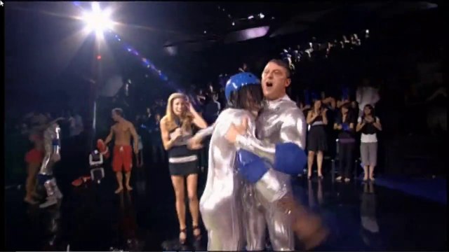 Hole In The Wall Gyrating gents vs Hometown hotties blind wall