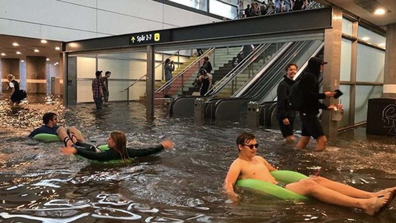That Time When Heavy Rainfall Turned A Swedish Train Station Into A Swimming Pool