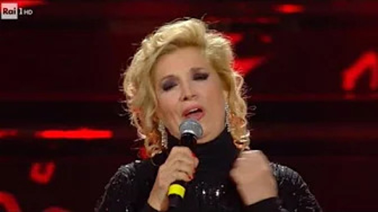 Sanremo 2022, l'indovinello di Alberto Dandolo Tra i Big in gara c'è chi ha amici che pregano i gi