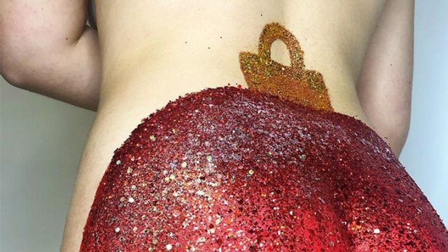 There's A Brand New Glitter Trend For Christmas... And It's Very Cheeky
