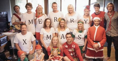 This Christmas Family Photo Went Viral For A Beautiful Reason