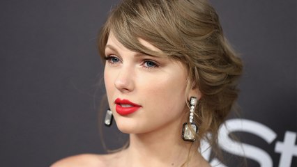 Taylor Swift Dares To Wear All Glitter and It's Gorgeous
