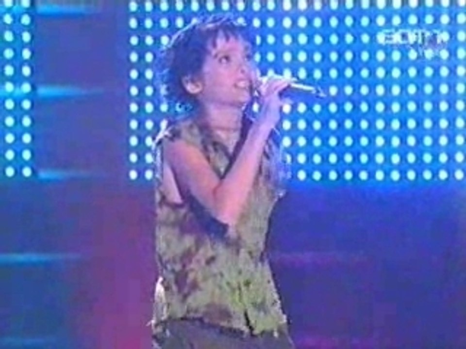 Bill (Tokio Hotel) - It's Raining Men (Live Star Search 2003