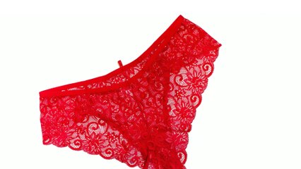 Man kicked off plane for wearing thong as face mask