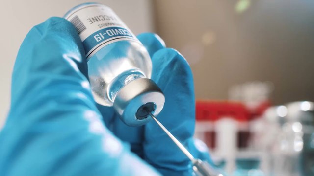 UK Vaccine Factory Is Now Working on a Combined COVID and Flu Jab