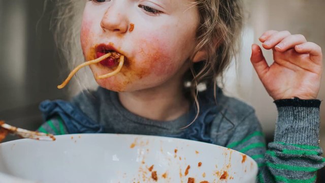 School meal provider Chartwells respond to images of appalling lunches