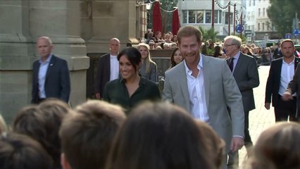 Meghan 'silenced?' Royal expert hits back: 'The Queen is not some mafia boss!'