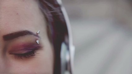 Teenage girl dies from injection after piercing her eyebrow at home