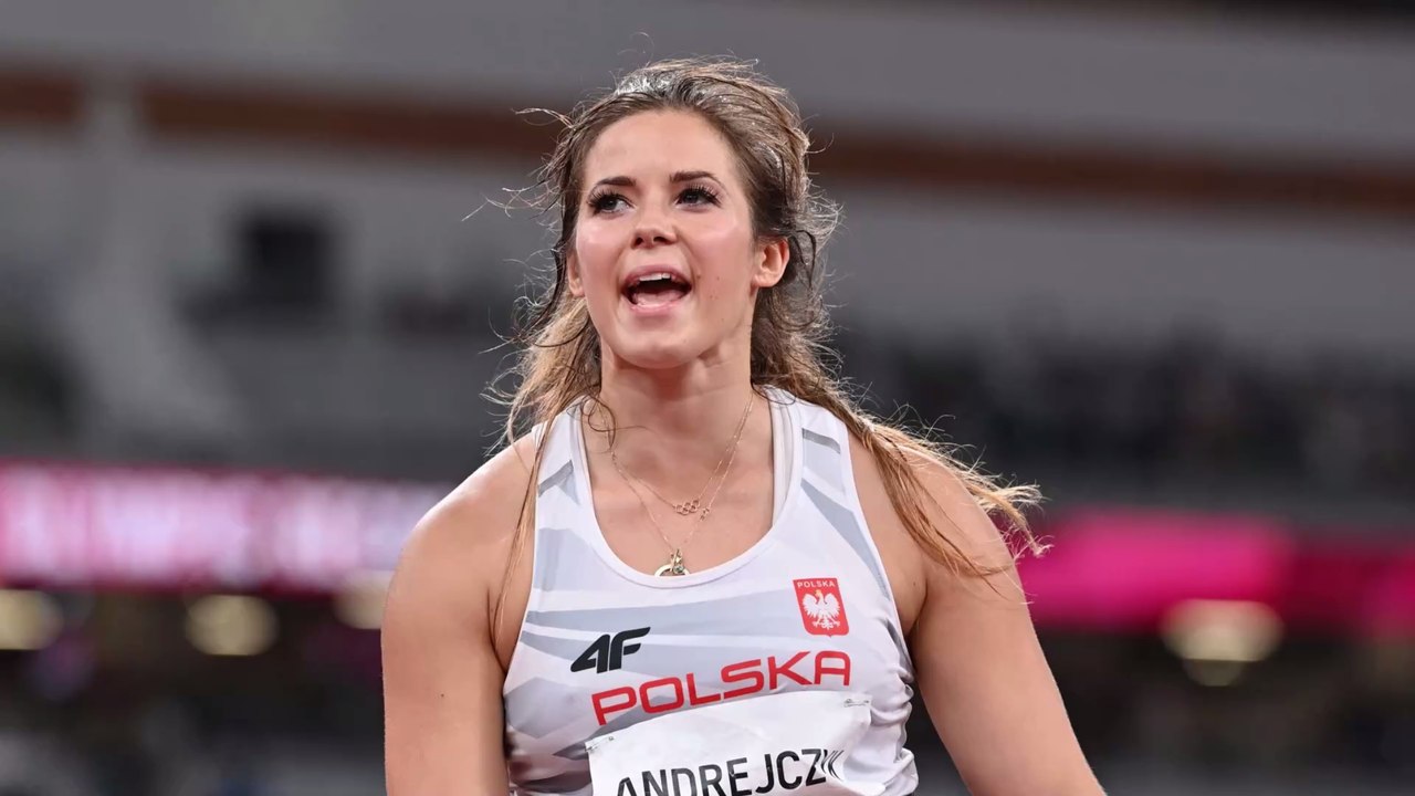 Olympian auctions her silver medal to pay for baby's heart surgery