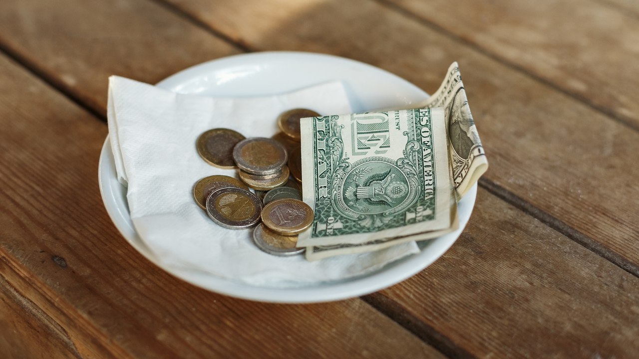 One Indiana Waitress Was Left in Tears After Receiving a Surprise Tip