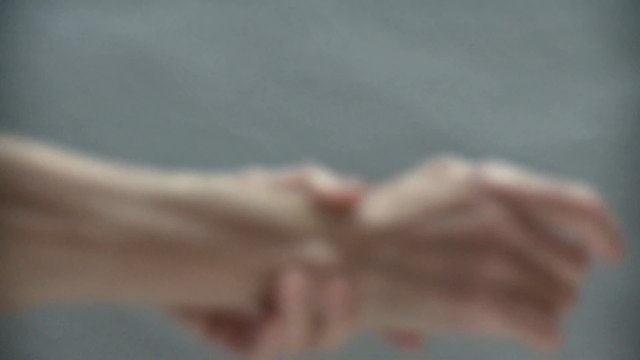 These 3 bad habits can cause wrinkles and premature aging