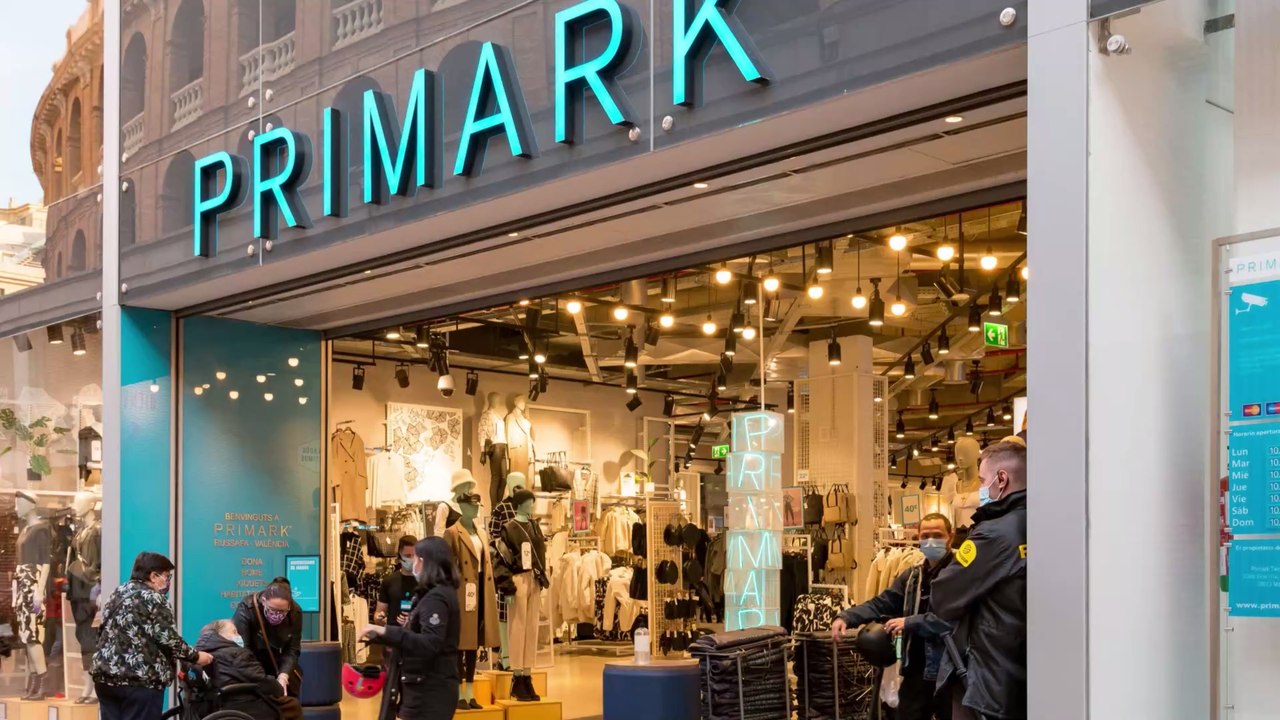 Primark’s new bags can turn into the perfect Christmas wrapping paper video Dailymotion