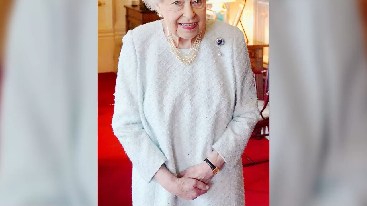 How will the Queen spend her Christmas this year? video Dailymotion