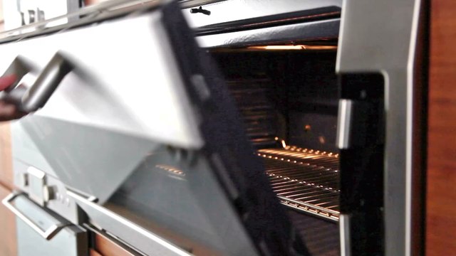 Comment nettoyer parfaitement son four ?