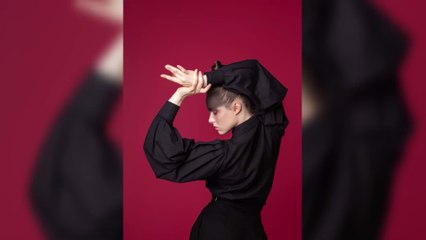 Iris Mittenaere : on a trouvé un bikini inversé ultra tendance similaire au sien