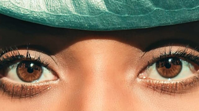 Reverse cat eye: This fierce new trend will elevate your eyeliner routine