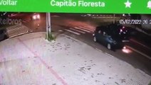 Câmera registra forte colisão entre Palio e Gol na Avenida das Pombas, em Cascavel