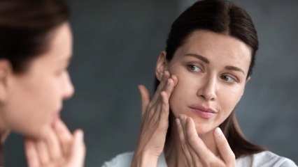 20 ans après, elle retire enfin ce bouton qui lui gâchait la vie
