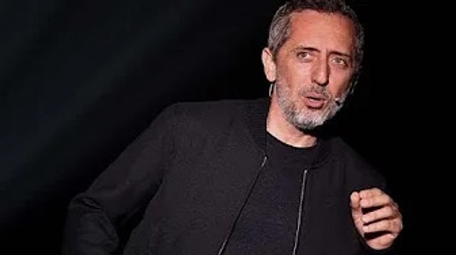 Gad Elmaleh fait confiance à un styliste marocain, change totalement de look... et le...