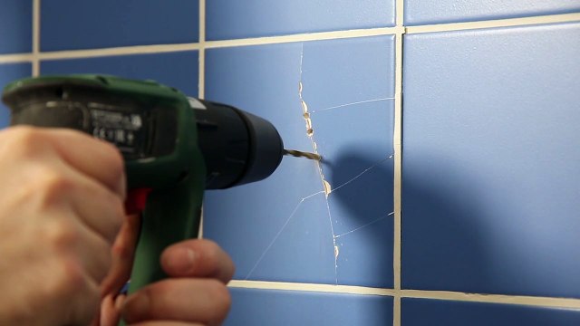 Les Tutos Maison & Travaux - Comment remplacer un carreau de carrelage ?