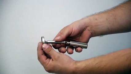 Les Tutos Maison & Travaux - Comment poser un câble métallique pour les rideaux ?