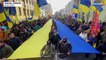 شاهد: مسيرة حاشدة في خاركيف الأوكرانية ووعود للجيش الروسي بحرب عصابات إذا هاجم البلاد