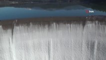 Antalya'da Kumluca Barajı taştı, yapay şelale oluştu