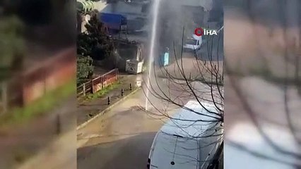 İSKİ borusu patladı, fışkıran su metrelerce yükseğe ulaştı