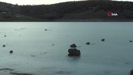 Kuruçay Göleti buz tuttu