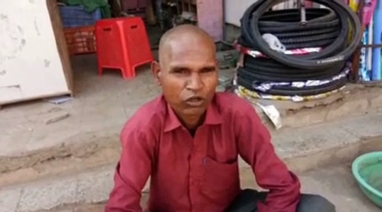 स्वर साम्राज्ञी के निधन की खबर सुनकर प्रशंसक ने कराया मुंडन
