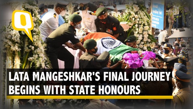 Lata Mangeshkar's Mortal Remains Taken to Shivaji Park, State Honours Begin | The Quint